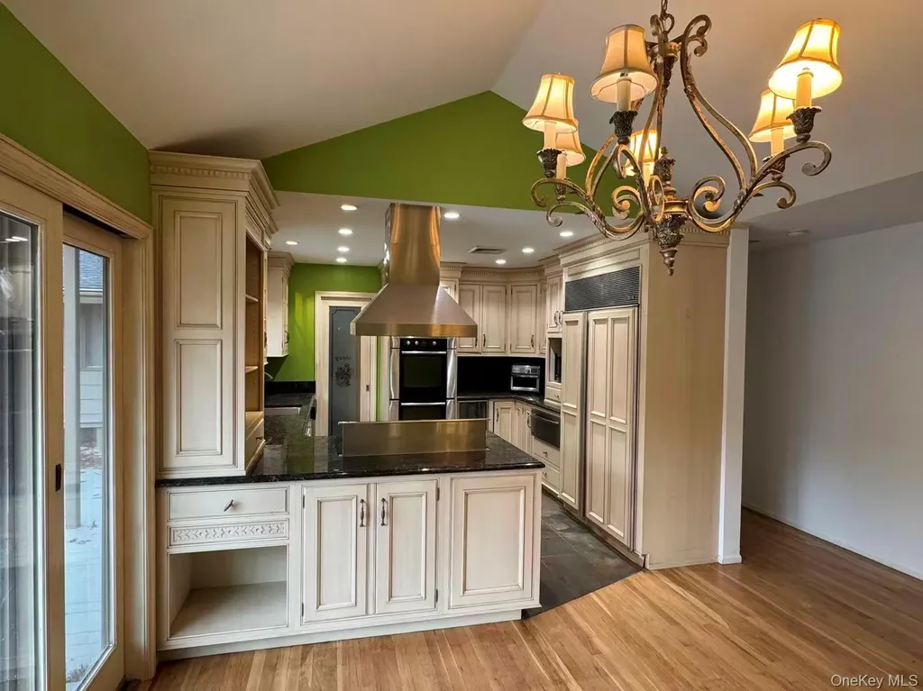4 Norgate Road Glen Head NY 11545