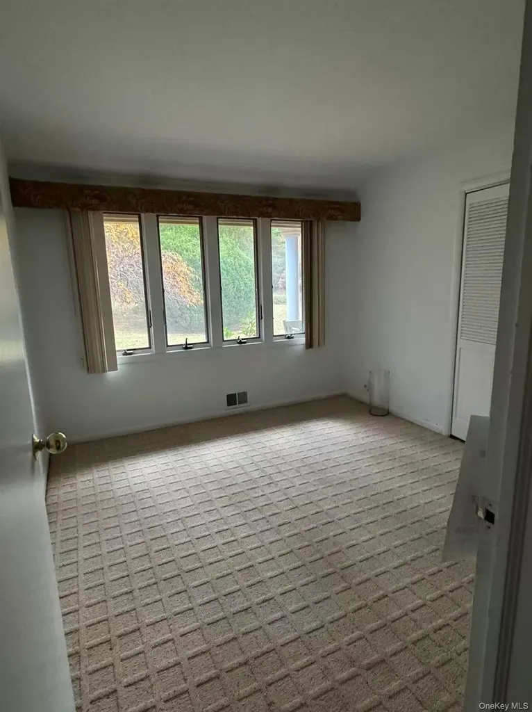 4 Norgate Road Glen Head NY 11545