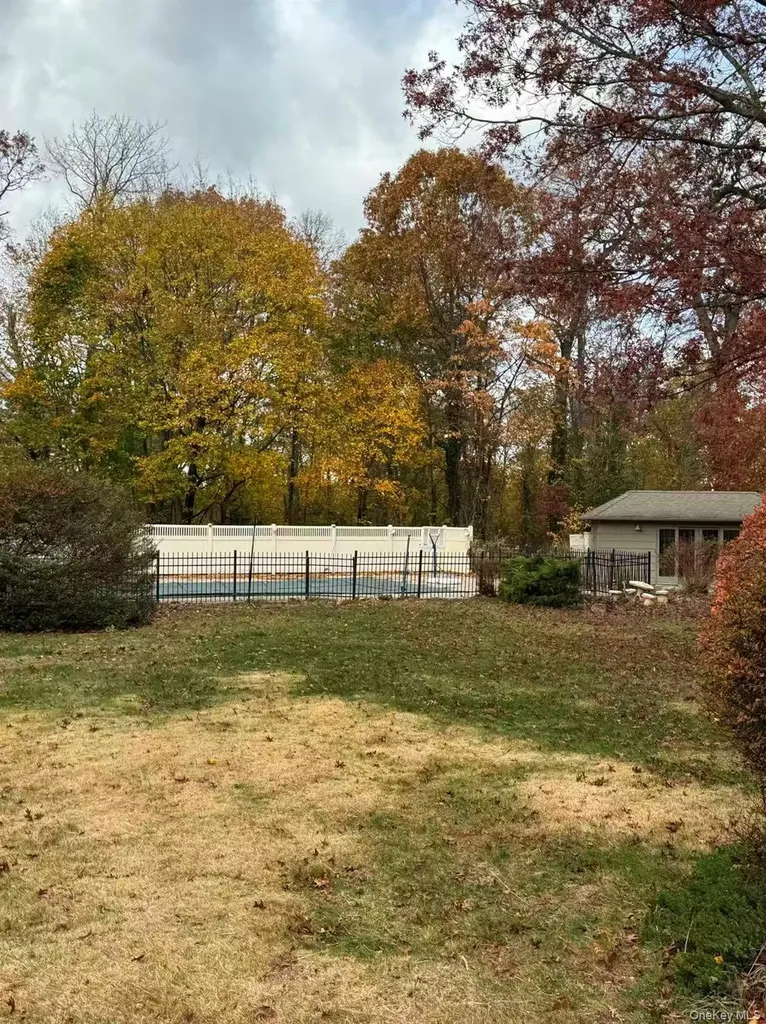 4 Norgate Road Glen Head NY 11545