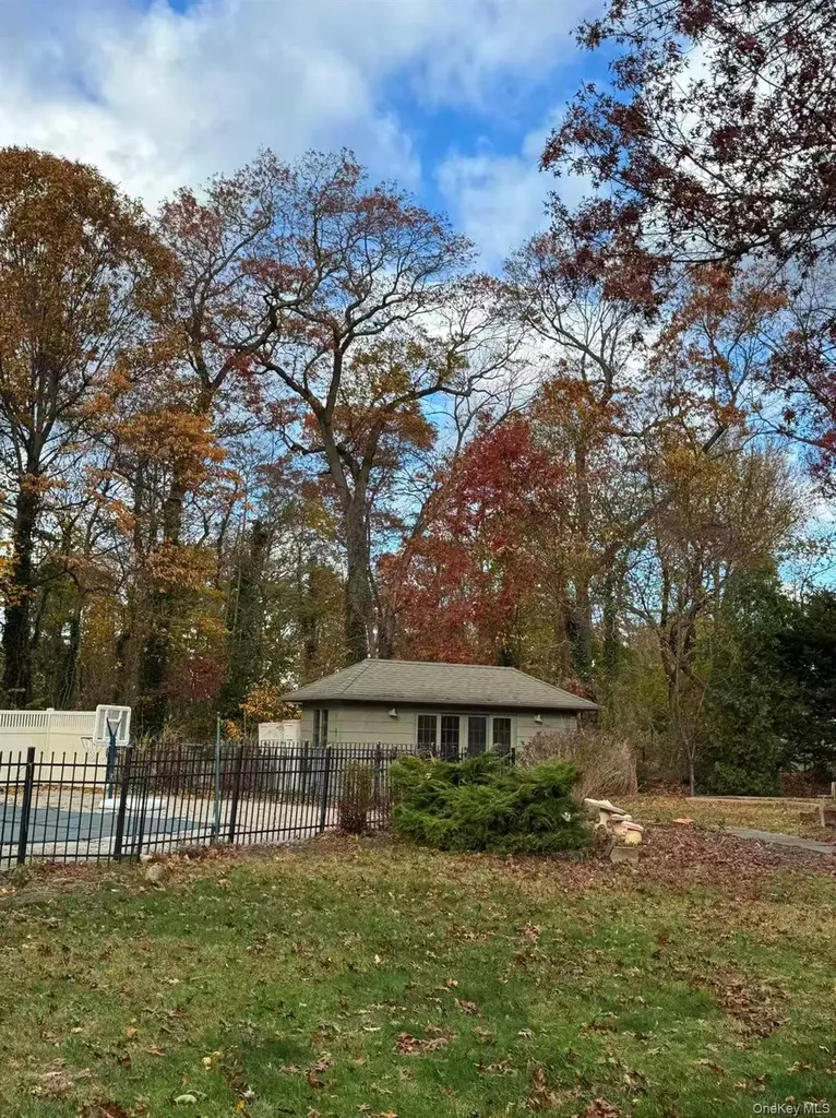 4 Norgate Road Glen Head NY 11545