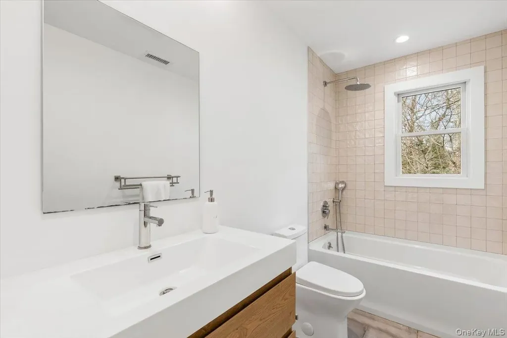2 Shadow Lane Larchmont NY 10538