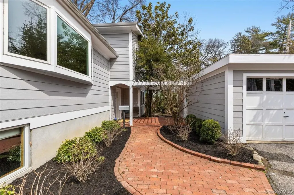 2 Shadow Lane Larchmont NY 10538