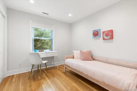 2 Shadow Lane Larchmont NY 10538