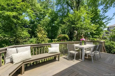 2 Shadow Lane Larchmont NY 10538