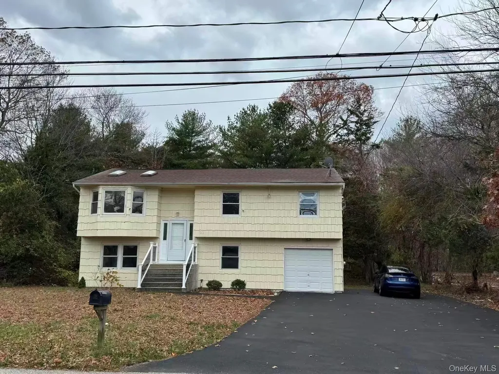 20 Westfield Road Coram NY 11727