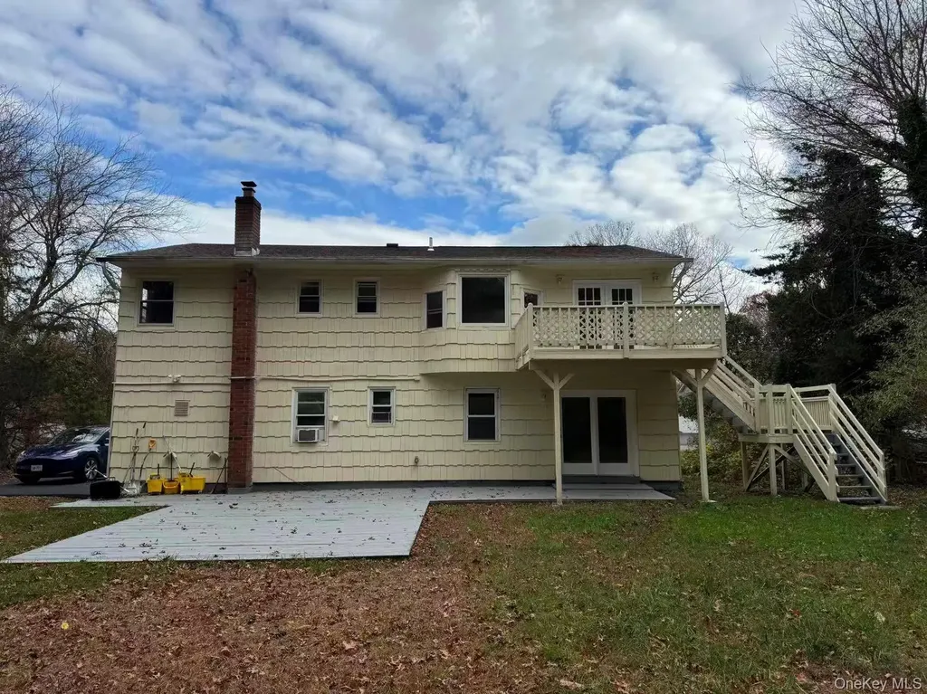 20 Westfield Road Coram NY 11727