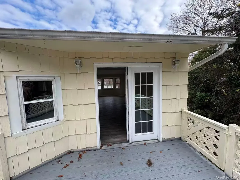 20 Westfield Road Coram NY 11727