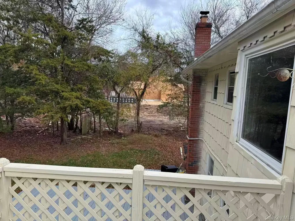20 Westfield Road Coram NY 11727