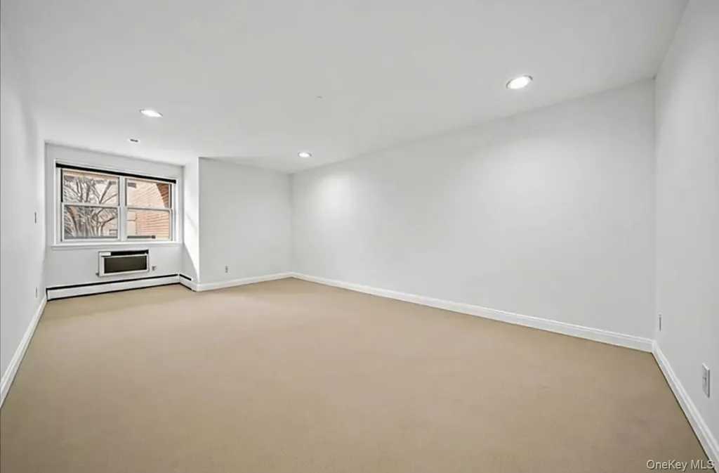 25 Chapel Place Great Neck NY 11021
