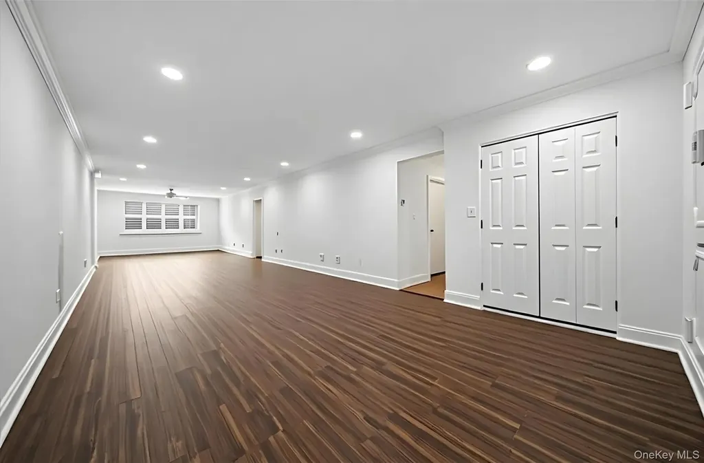 25 Chapel Place Great Neck NY 11021