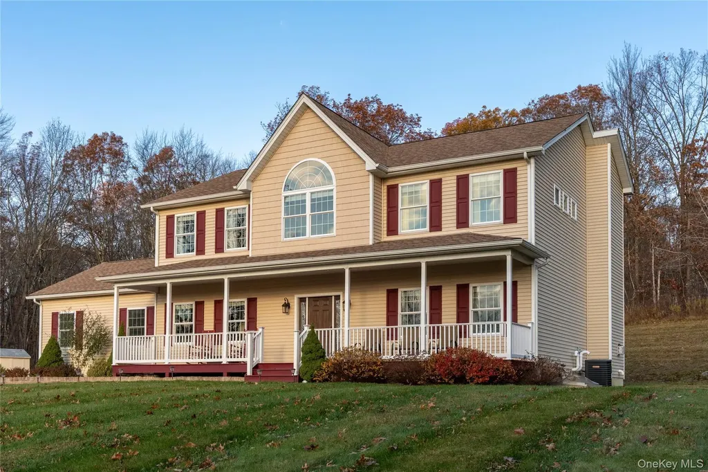15 Max Way Newburgh NY 12550