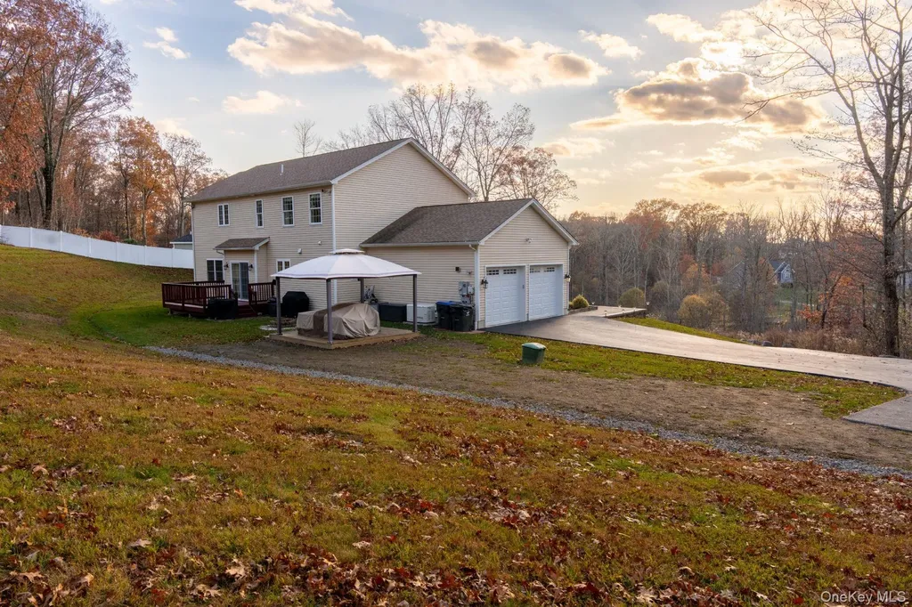 15 Max Way Newburgh NY 12550