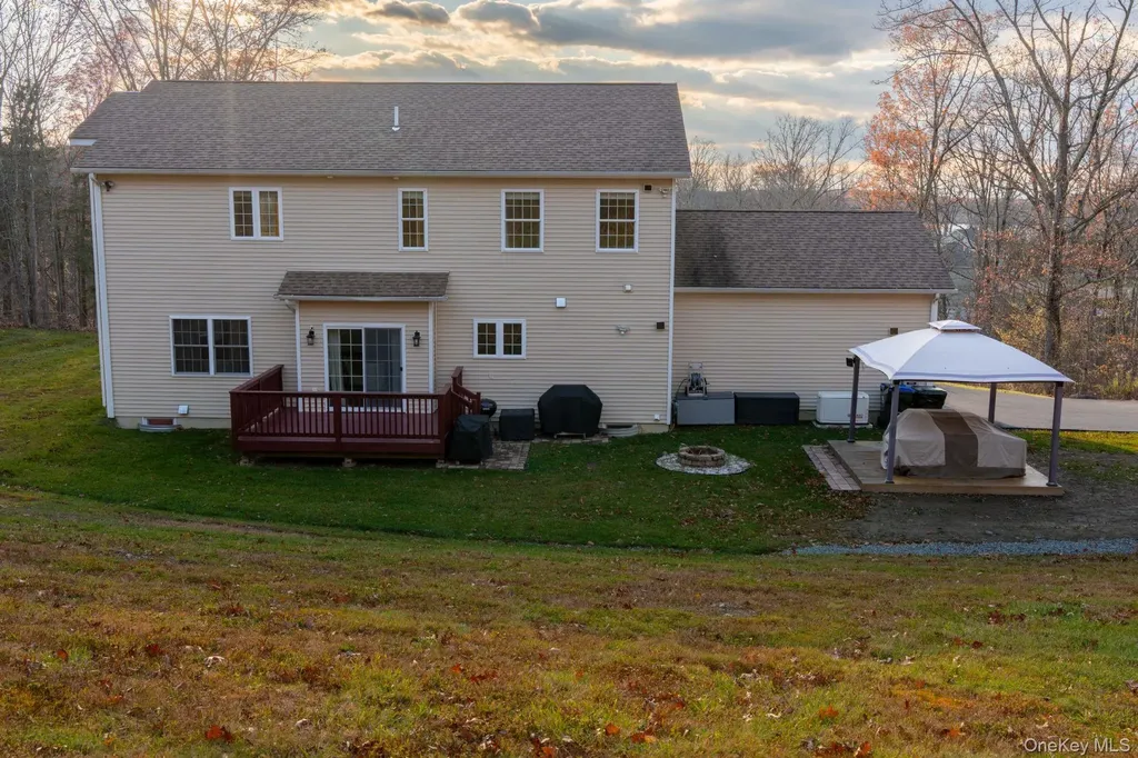 15 Max Way Newburgh NY 12550