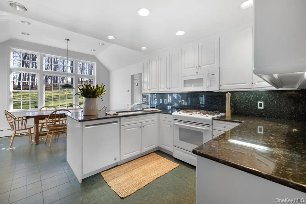 24 Tarleton Road Bedford NY 10506