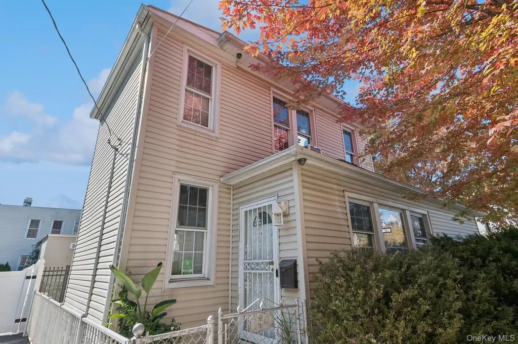 1541 Overing Street Bronx NY 10461