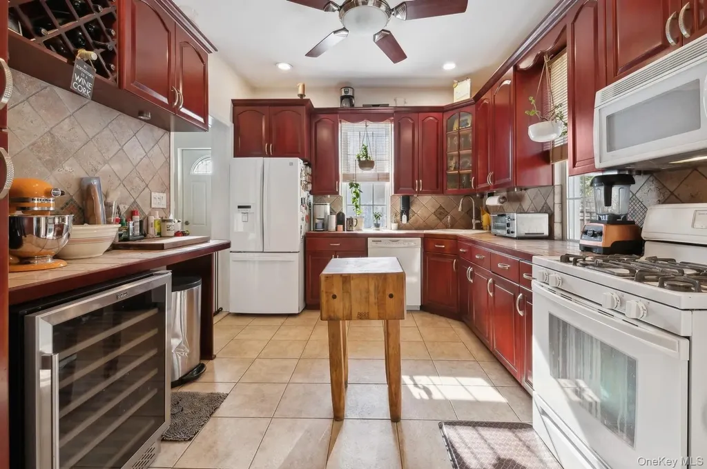 1541 Overing Street Bronx NY 10461
