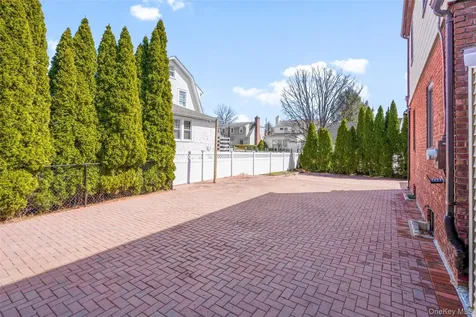 103 Locust Avenue Scarsdale NY 10583