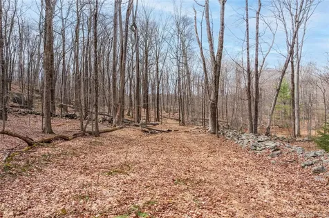 32 Joshua Hobby Lane Pound Ridge NY 10576