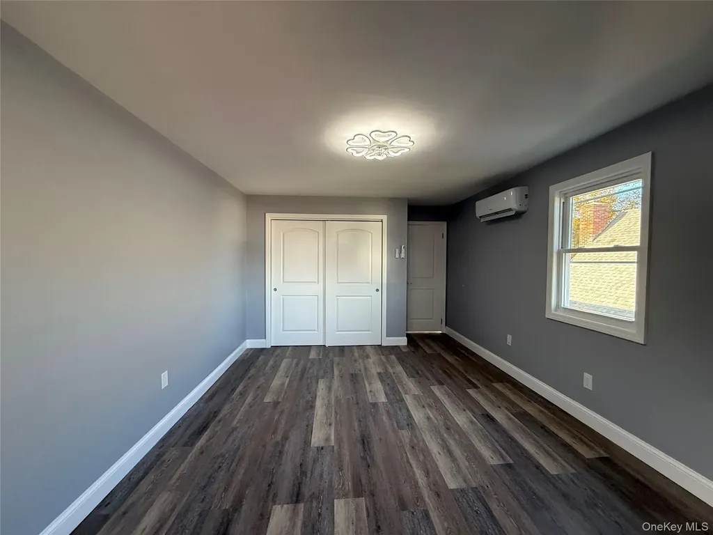 130-16 233rd Rosedale NY 11422