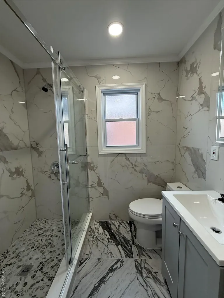 130-16 233rd Rosedale NY 11422