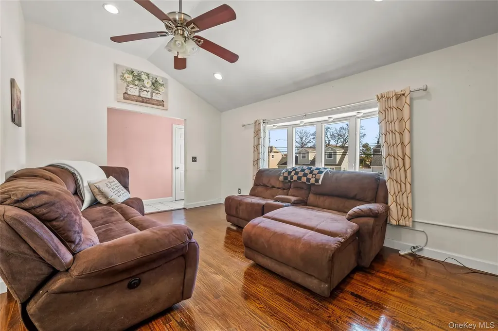3356 Weidner Avenue Oceanside NY 11572