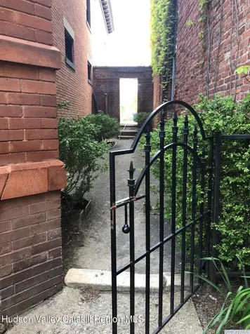 420 Warren Hudson NY 12534