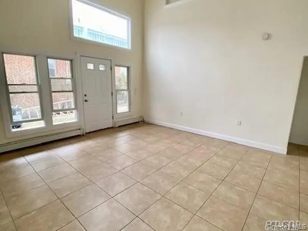 215 National Boulevard Long Beach NY 11561