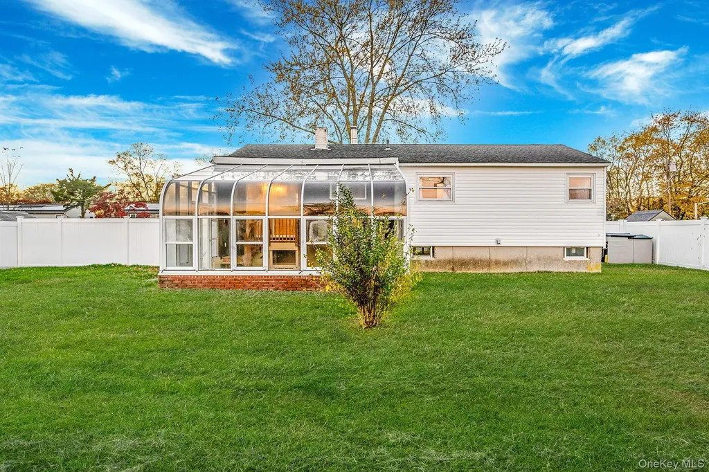 3019 Sipp Avenue Medford NY 11763