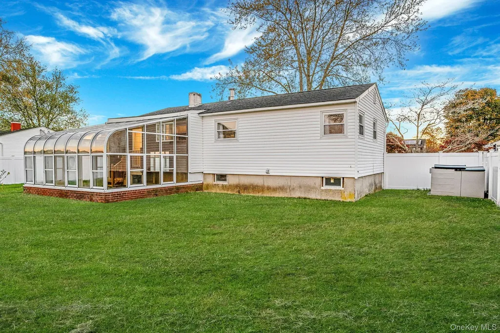 3019 Sipp Avenue Medford NY 11763