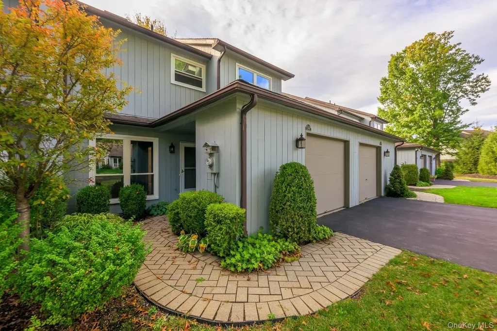 14 Pond Drive E Rhinebeck NY 12572