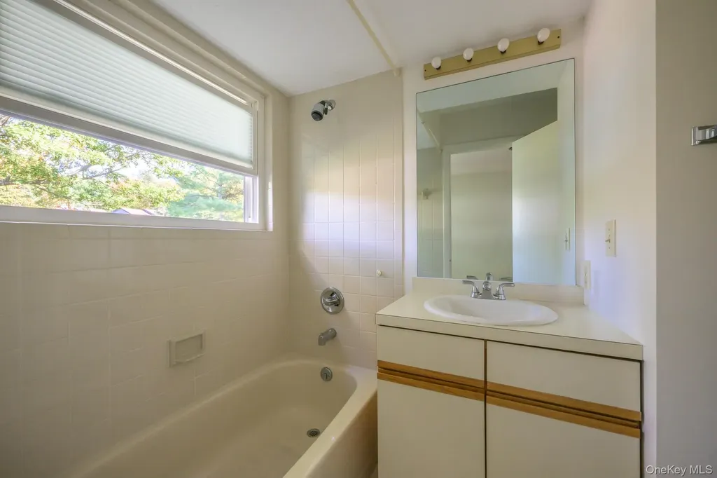 14 Pond Drive E Rhinebeck NY 12572