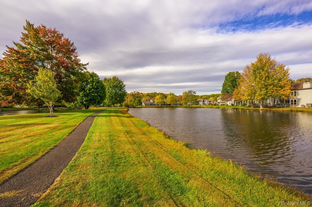 14 Pond Drive E Rhinebeck NY 12572