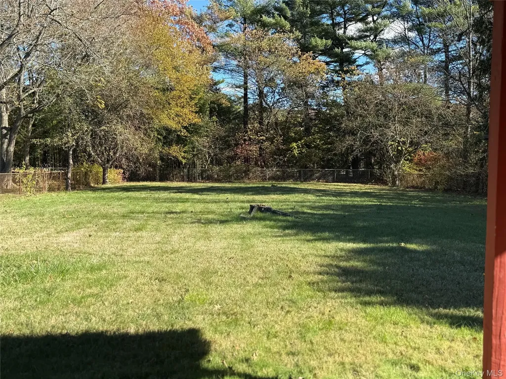 1663 N Thompson Drive Bay Shore NY 11706
