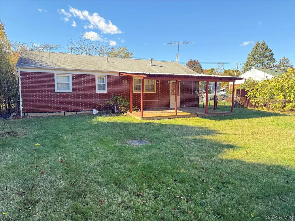 1663 N Thompson Drive Bay Shore NY 11706