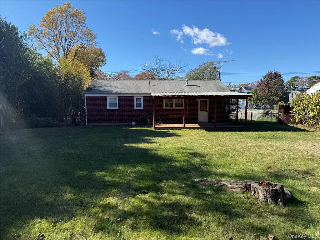 1663 N Thompson Drive Bay Shore NY 11706