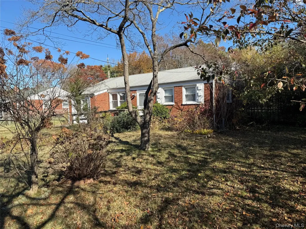 1663 N Thompson Drive Bay Shore NY 11706