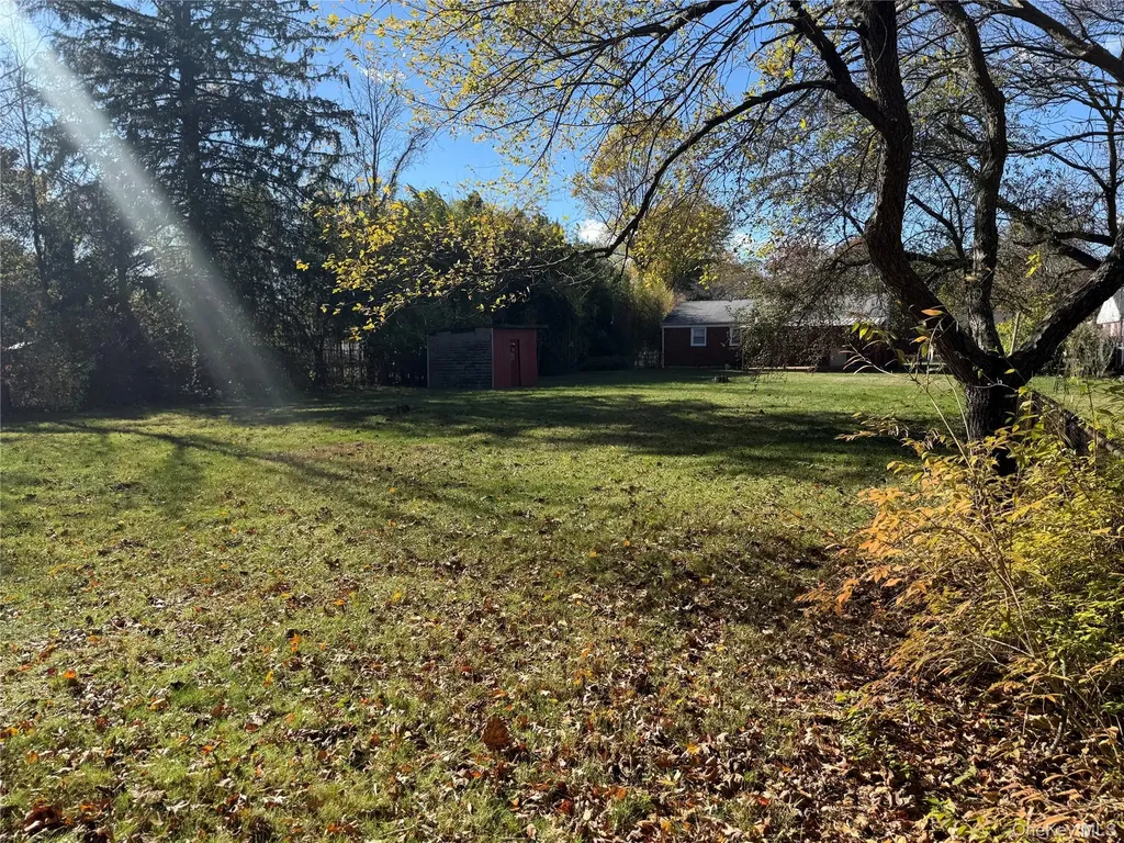 1663 N Thompson Drive Bay Shore NY 11706