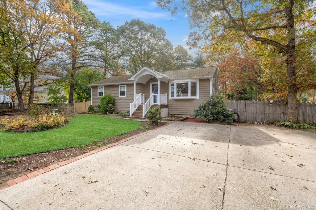 42 Fig Street Central Islip NY 11722