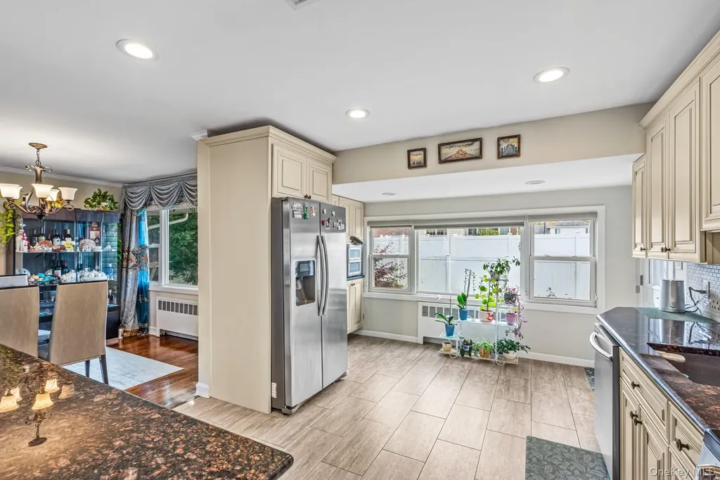 15 Vista Road Plainview NY 11803