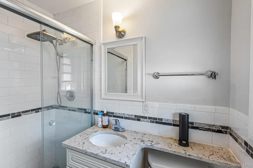 15 Vista Road Plainview NY 11803