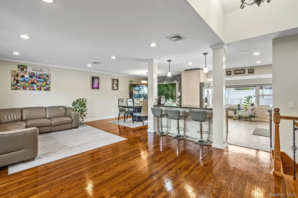 15 Vista Road Plainview NY 11803