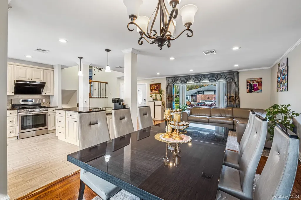 15 Vista Road Plainview NY 11803