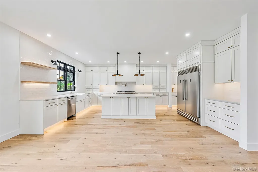 2542 Lefferts Place Bellmore NY 11710
