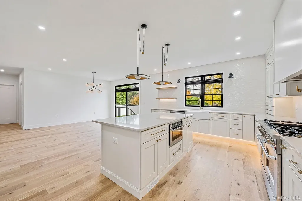 2542 Lefferts Place Bellmore NY 11710