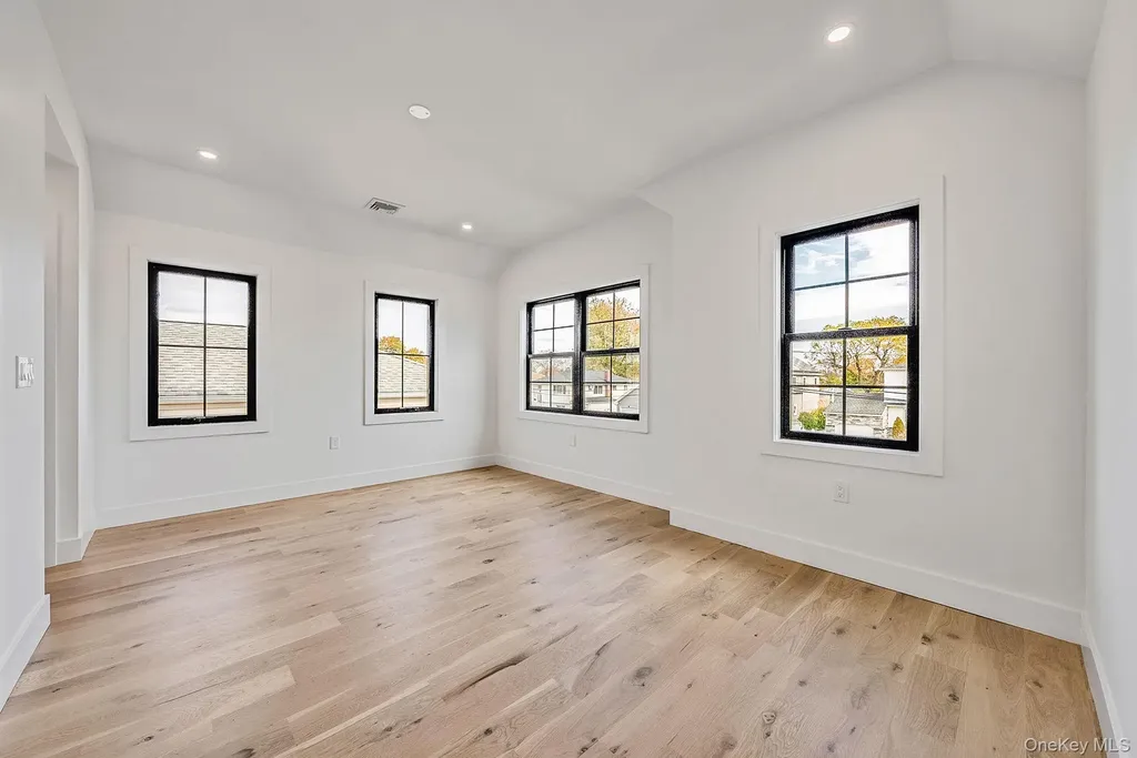 2542 Lefferts Place Bellmore NY 11710