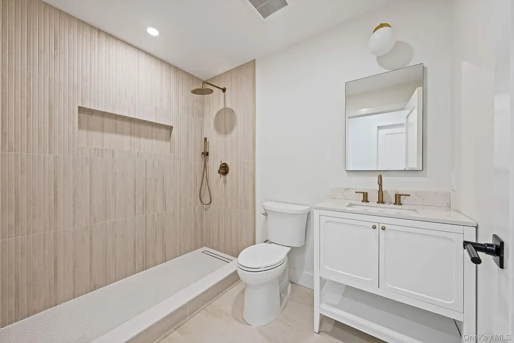 2542 Lefferts Place Bellmore NY 11710