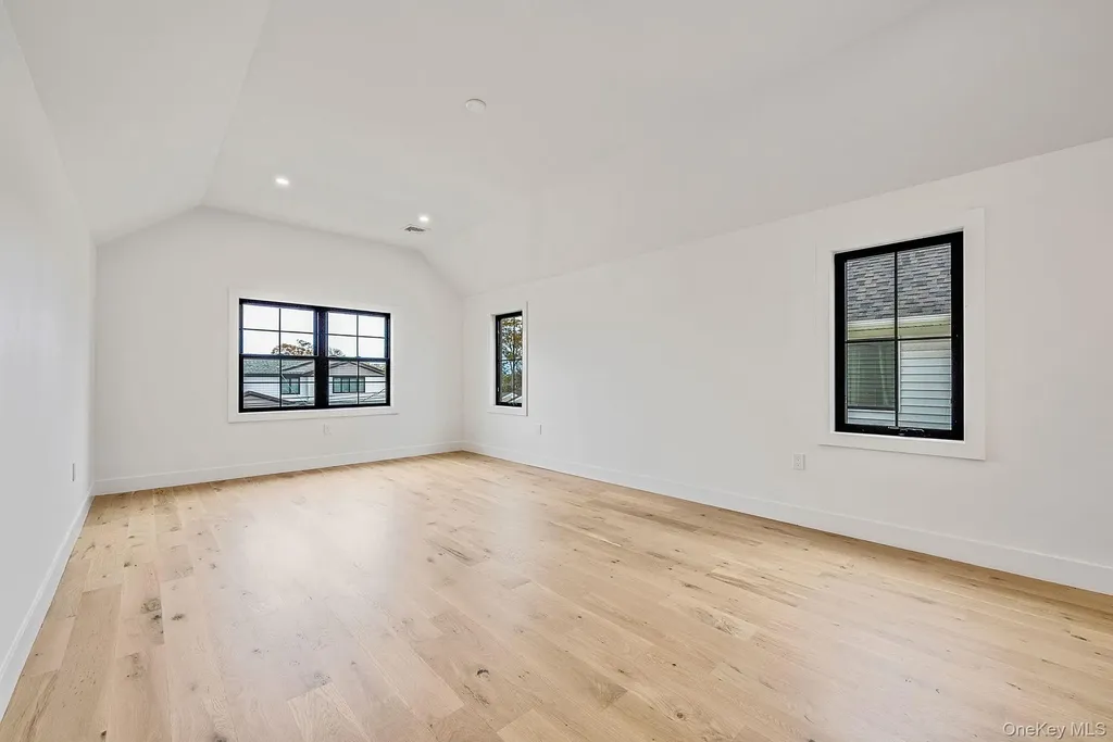 2542 Lefferts Place Bellmore NY 11710