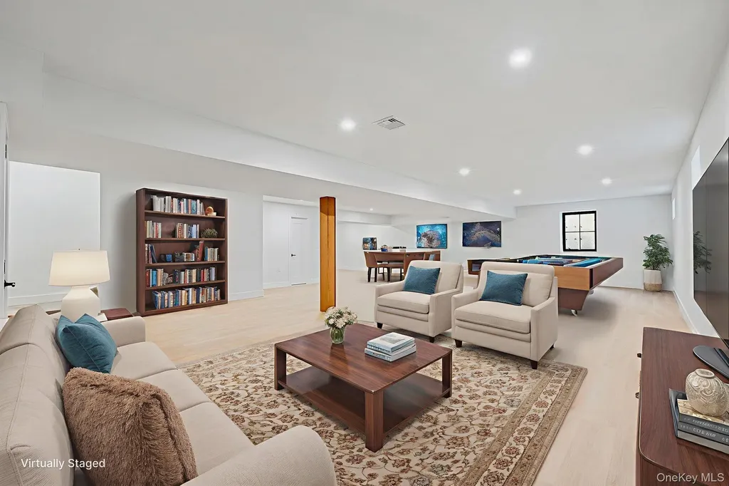 2542 Lefferts Place Bellmore NY 11710