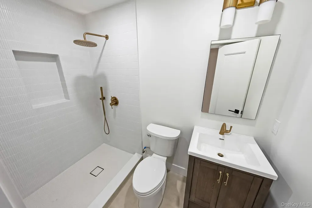 2542 Lefferts Place Bellmore NY 11710