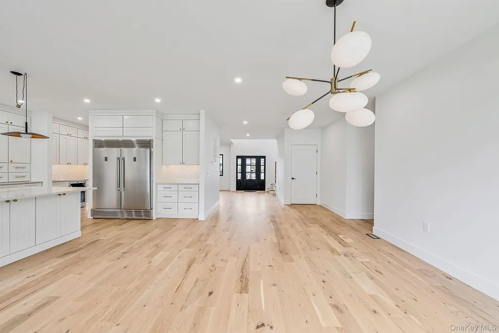 2542 Lefferts Place Bellmore NY 11710